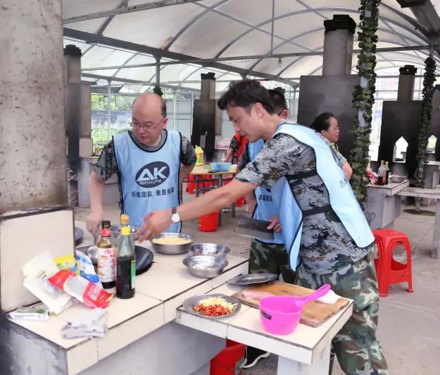 施軍 財(cái)務(wù)總監(jiān) 施軍 財(cái)務(wù)總監(jiān)